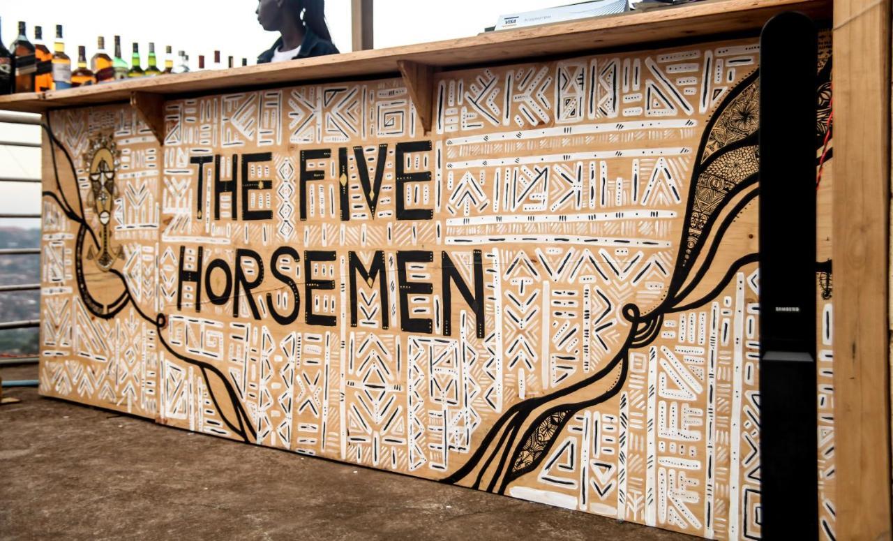 The Five Horsemen Vandrerhjem Kampala Eksteriør bilde